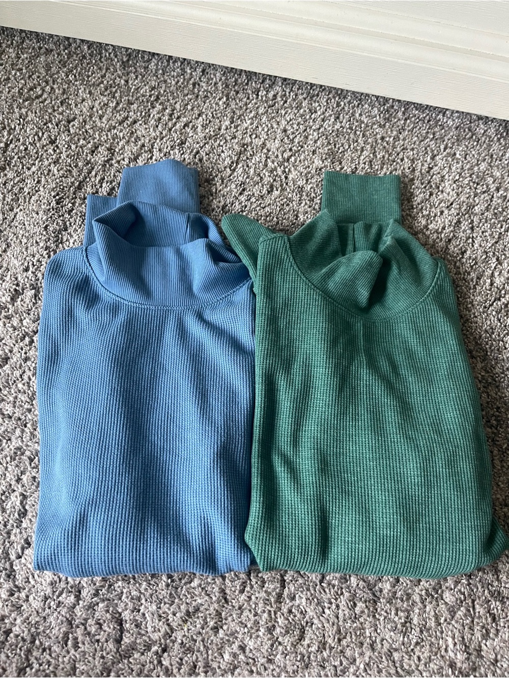 American Eagle long sleeve waffle knit Turtlenecks size small